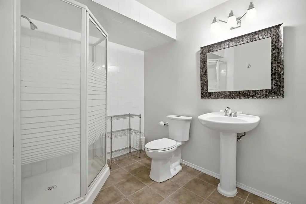 89 Prestwick Way SE Calgary AB T2Z3W7
