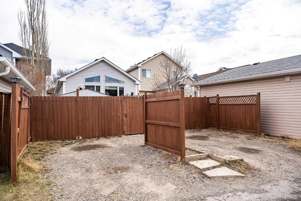 89 Prestwick Way SE Calgary AB T2Z3W7