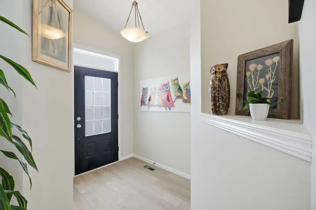89 Prestwick Way SE Calgary AB T2Z3W7
