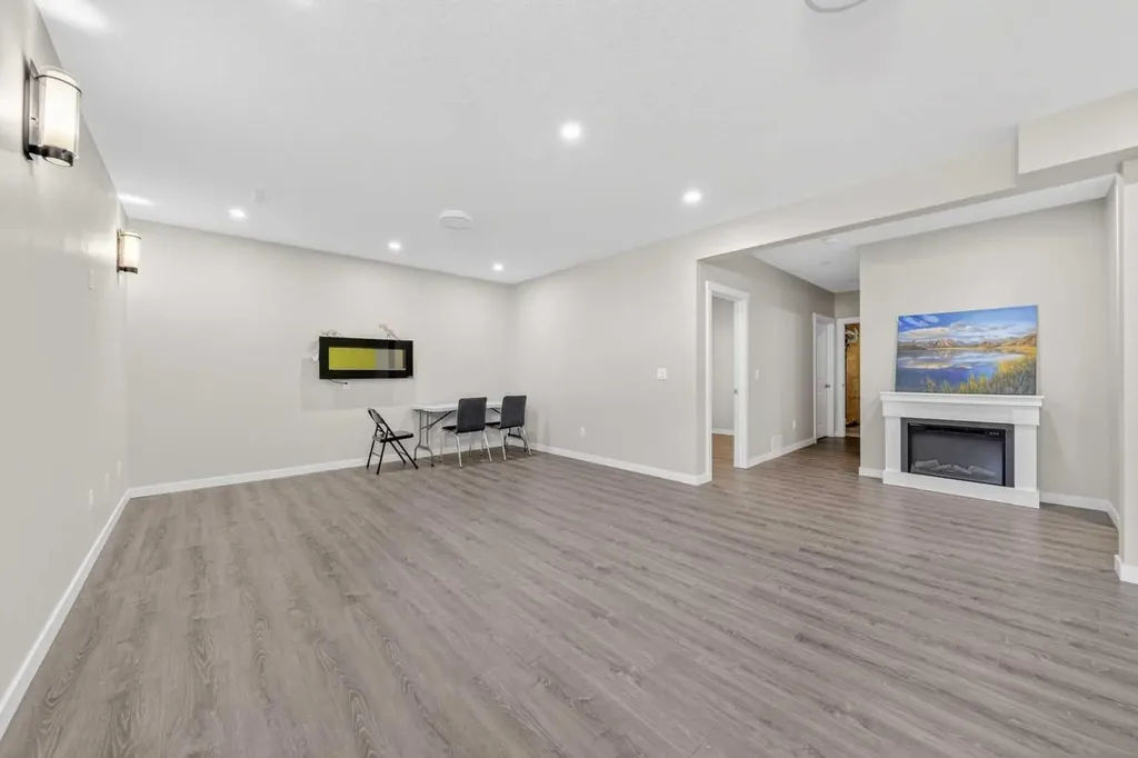 234 West Grove Point SW Calgary AB T3H 1Y7