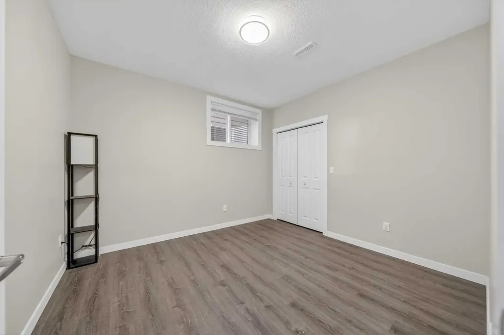 234 West Grove Point SW Calgary AB T3H 1Y7
