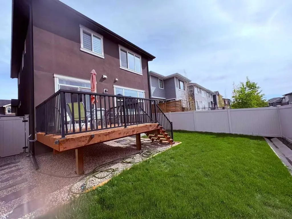 234 West Grove Point SW Calgary AB T3H 1Y7