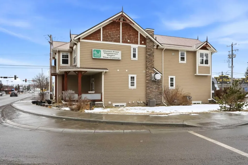 115 Fifth Avenue W Cochrane AB T4C 1B1