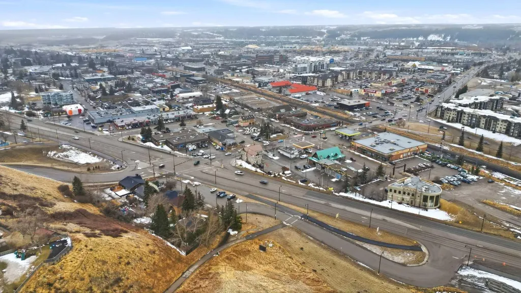 115 Fifth Avenue W Cochrane AB T4C 1B1