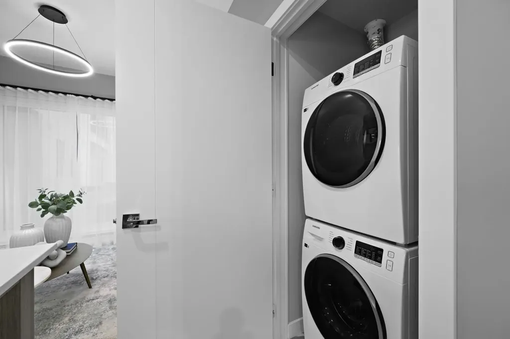 310 15 Avenue SW Calgary AB T2R 1S9