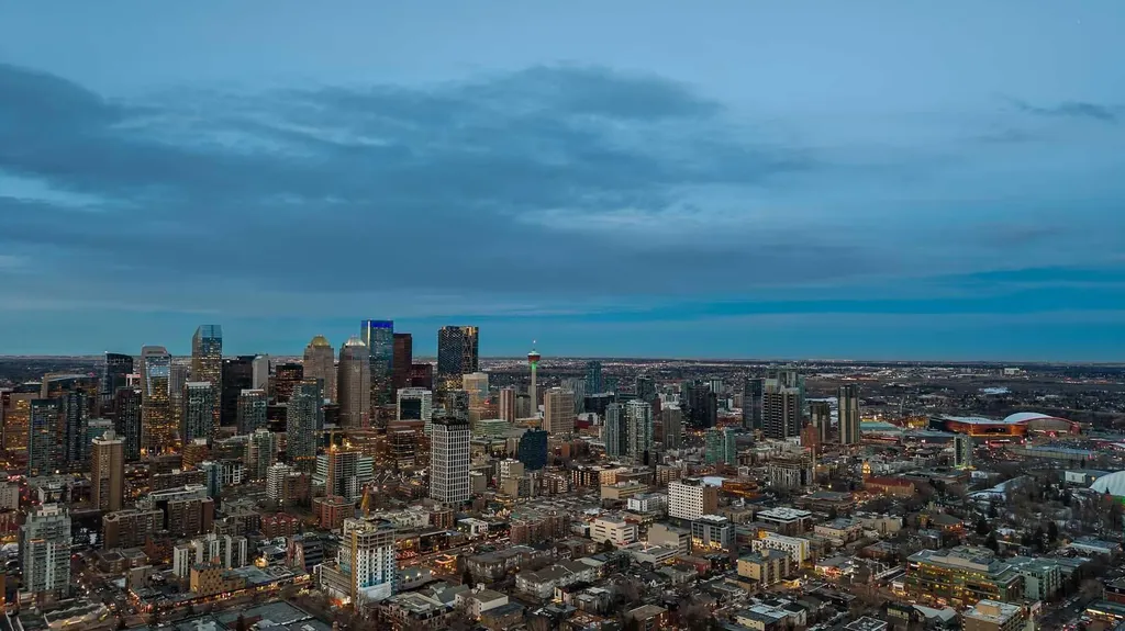 310 15 Avenue SW Calgary AB T2R 1S9