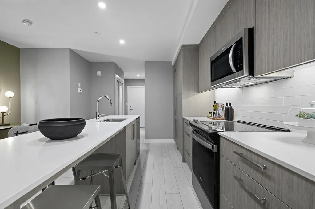 310 15 Avenue SW Calgary AB T2R 1S9