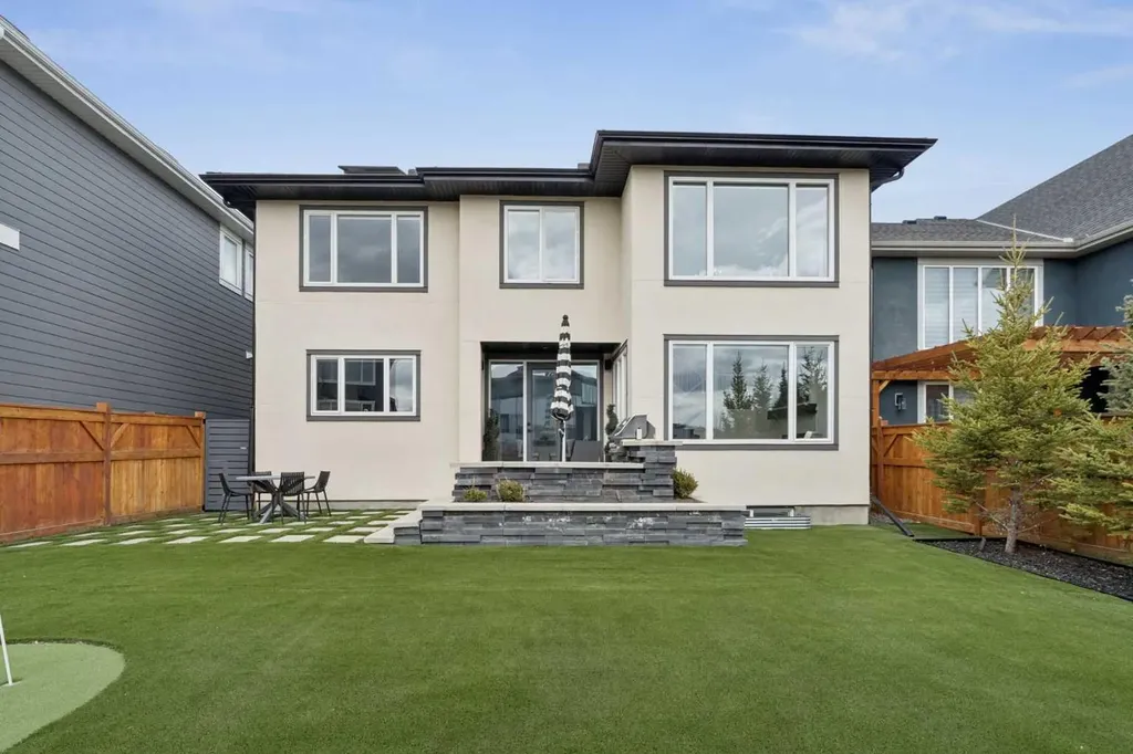 143 Aspen Summit Boulevard SW Calgary AB T3H 6B4