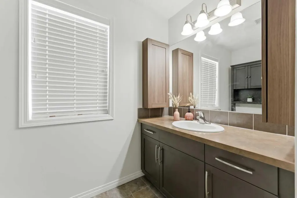 181 Windford Rise SW Airdrie AB T4B 3Z8