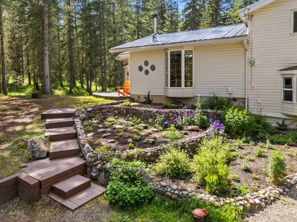 5417 Highway 579 Rural Mountain View County AB T0M 2E0