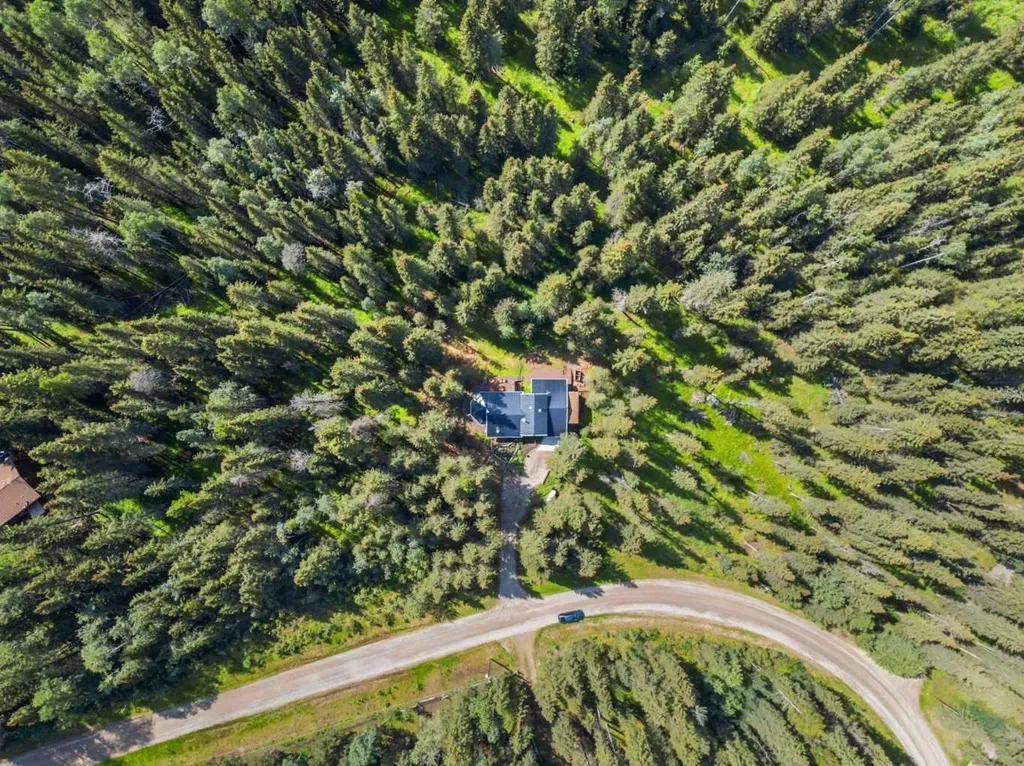 5417 Highway 579 Rural Mountain View County AB T0M 2E0