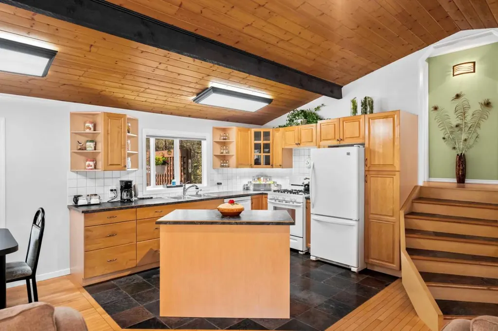 5417 Highway 579 Rural Mountain View County AB T0M 2E0