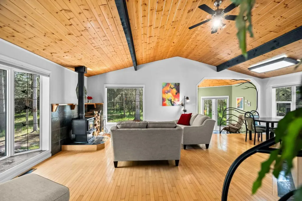 5417 Highway 579 Rural Mountain View County AB T0M 2E0
