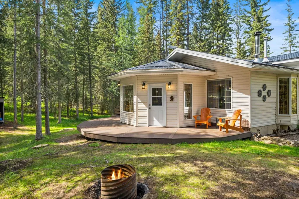 5417 Highway 579 Rural Mountain View County AB T0M 2E0
