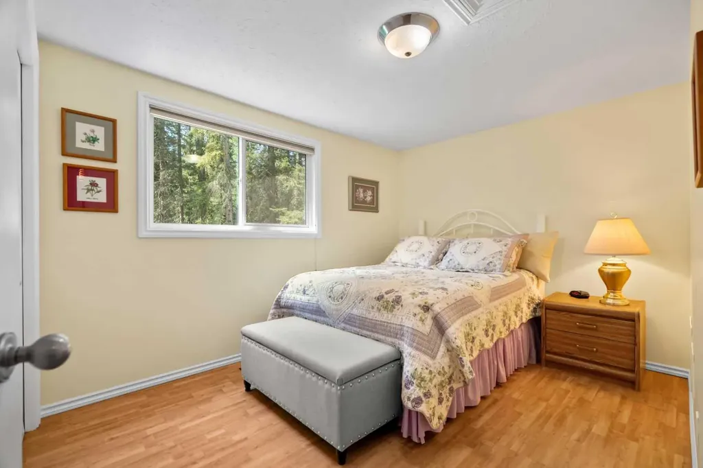 5417 Highway 579 Rural Mountain View County AB T0M 2E0
