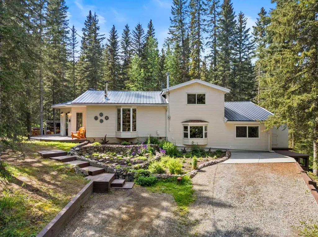 5417 Highway 579 Rural Mountain View County AB T0M 2E0