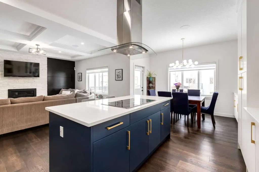 305 Kinniburgh Cove Chestermere AB T1X 0Y7