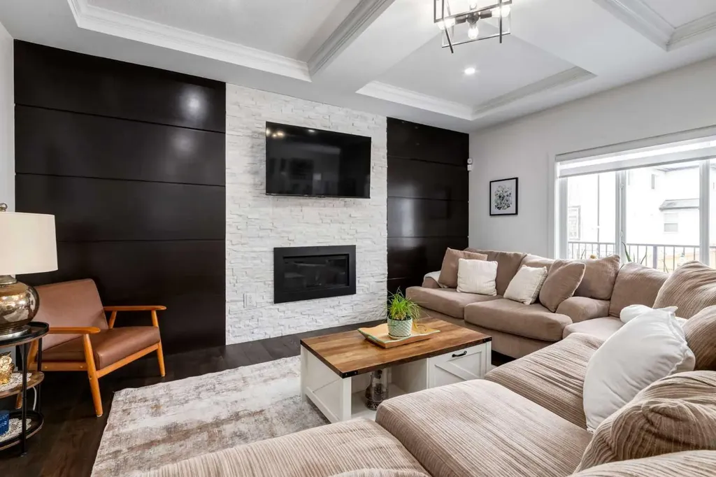 305 Kinniburgh Cove Chestermere AB T1X 0Y7