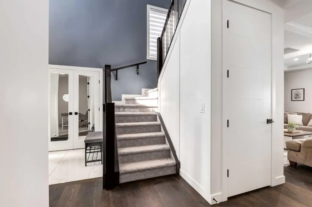 305 Kinniburgh Cove Chestermere AB T1X 0Y7