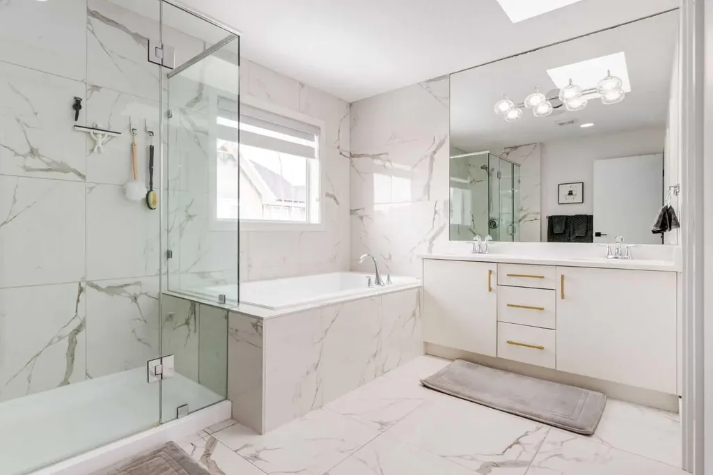305 Kinniburgh Cove Chestermere AB T1X 0Y7