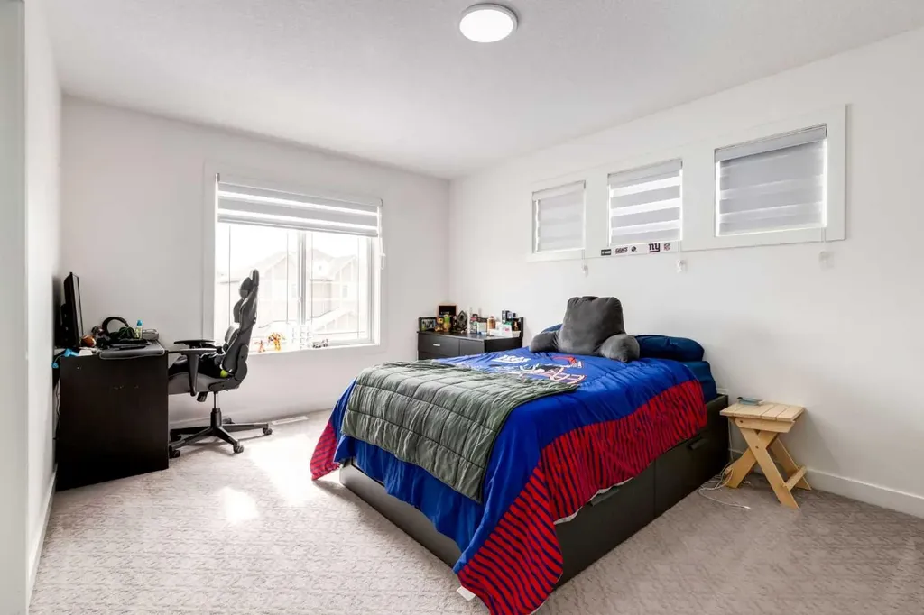 305 Kinniburgh Cove Chestermere AB T1X 0Y7