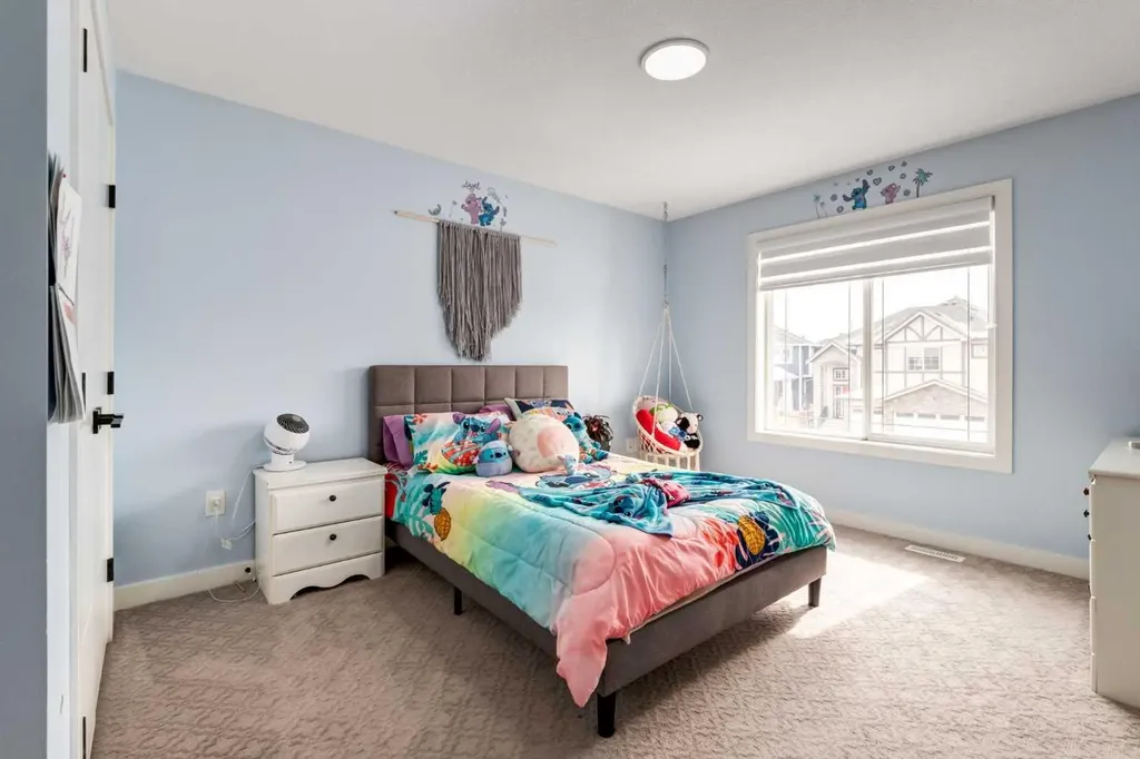 305 Kinniburgh Cove Chestermere AB T1X 0Y7