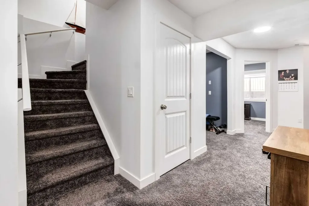 305 Kinniburgh Cove Chestermere AB T1X 0Y7