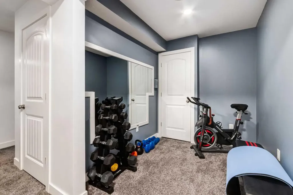 305 Kinniburgh Cove Chestermere AB T1X 0Y7