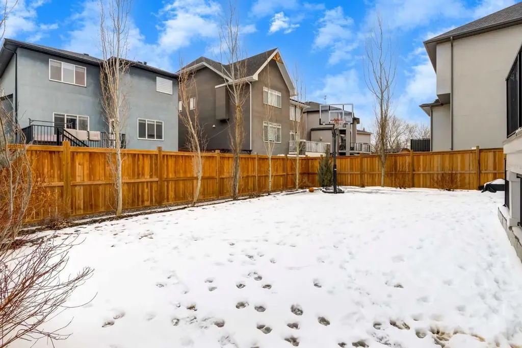 305 Kinniburgh Cove Chestermere AB T1X 0Y7