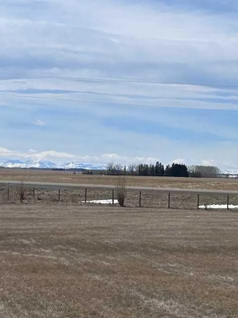 33233 Range Road 284 Rural Mountain View County AB T4H 1P2