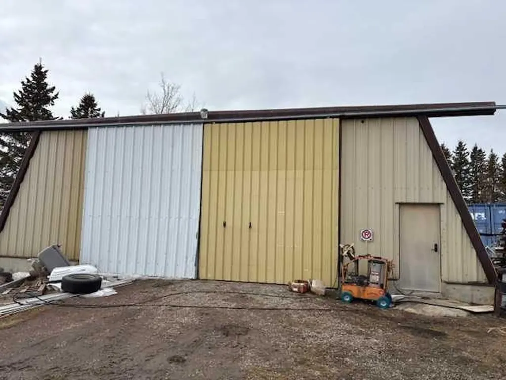 33233 Range Road 284 Rural Mountain View County AB T4H 1P2