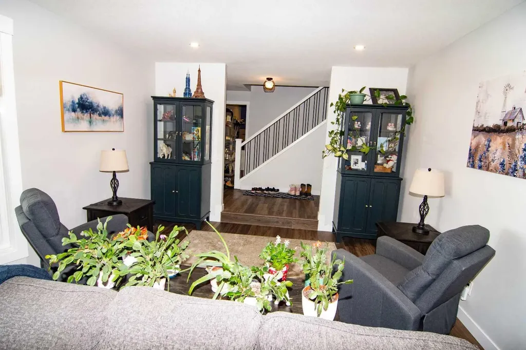 33233 Range Road 284 Rural Mountain View County AB T4H 1P2