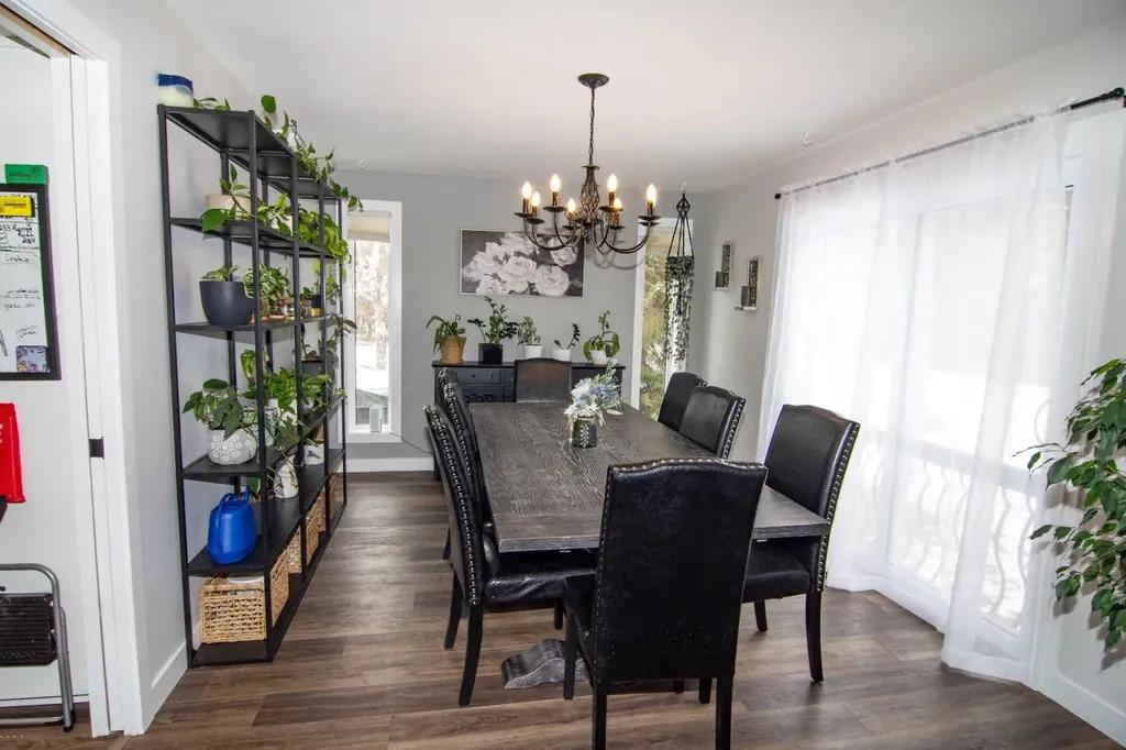 33233 Range Road 284 Rural Mountain View County AB T4H 1P2