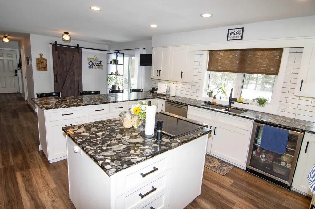 33233 Range Road 284 Rural Mountain View County AB T4H 1P2