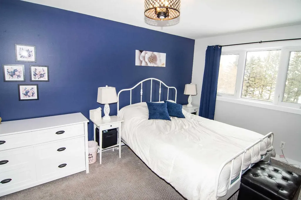 33233 Range Road 284 Rural Mountain View County AB T4H 1P2