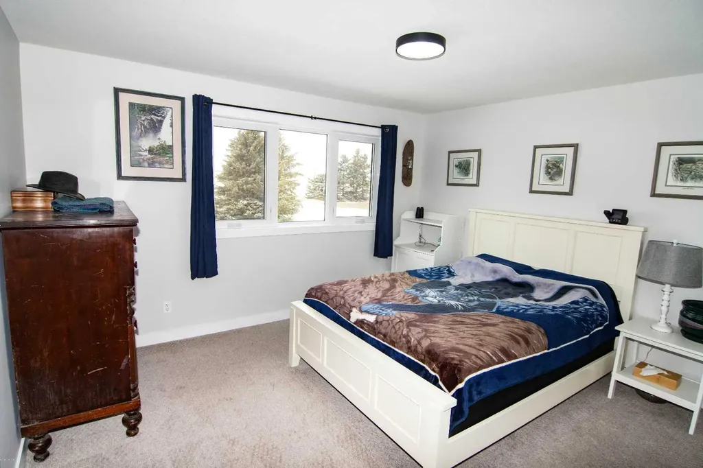 33233 Range Road 284 Rural Mountain View County AB T4H 1P2