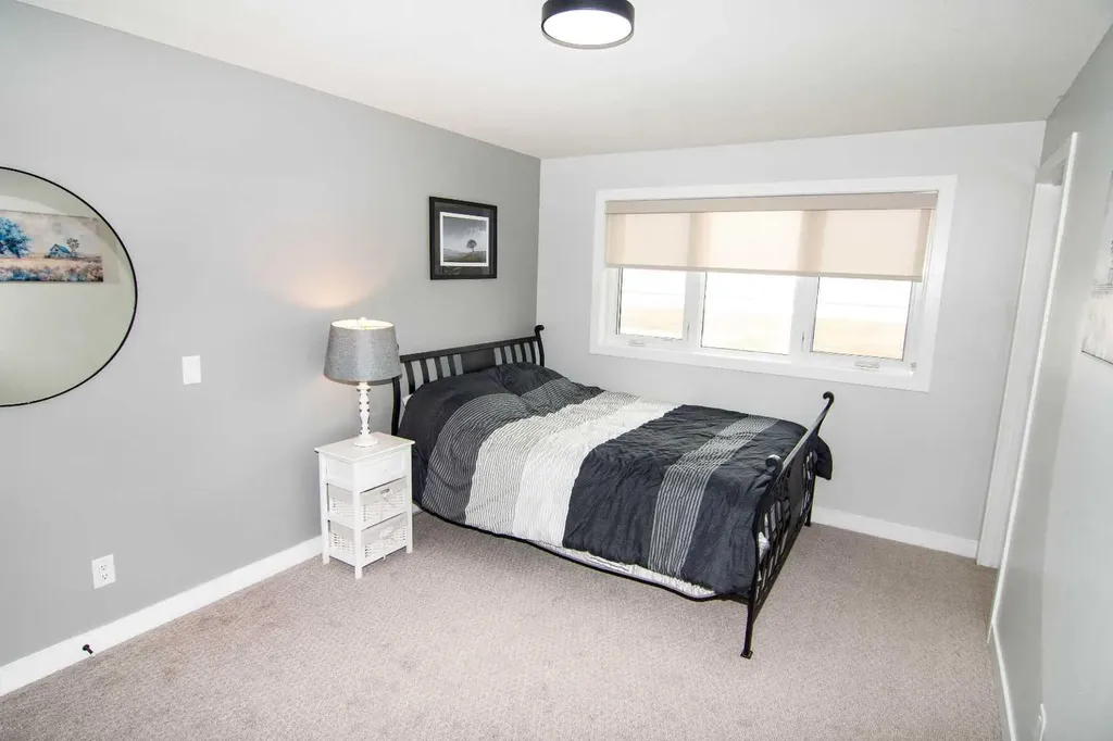 33233 Range Road 284 Rural Mountain View County AB T4H 1P2