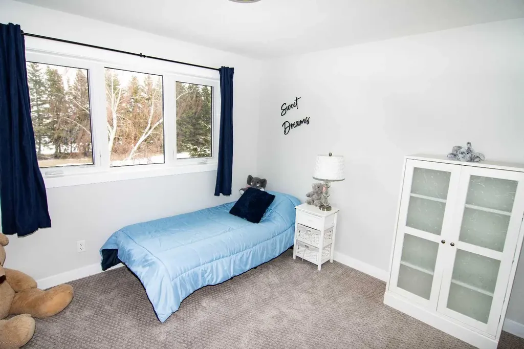 33233 Range Road 284 Rural Mountain View County AB T4H 1P2