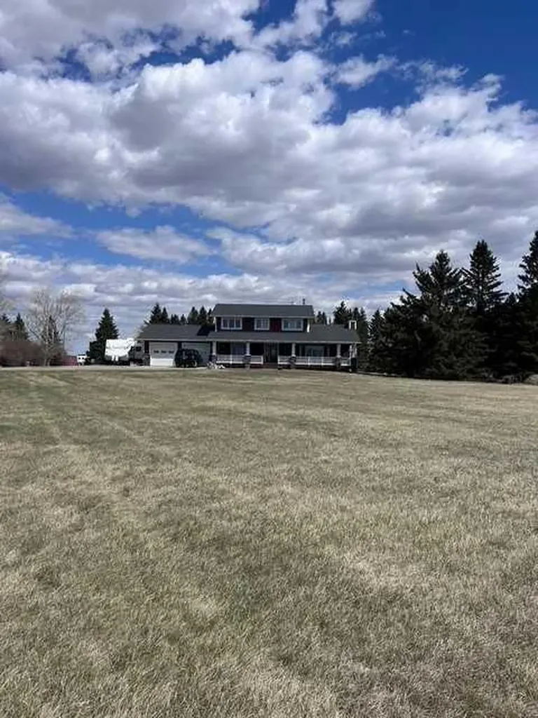 33233 Range Road 284 Rural Mountain View County AB T4H 1P2