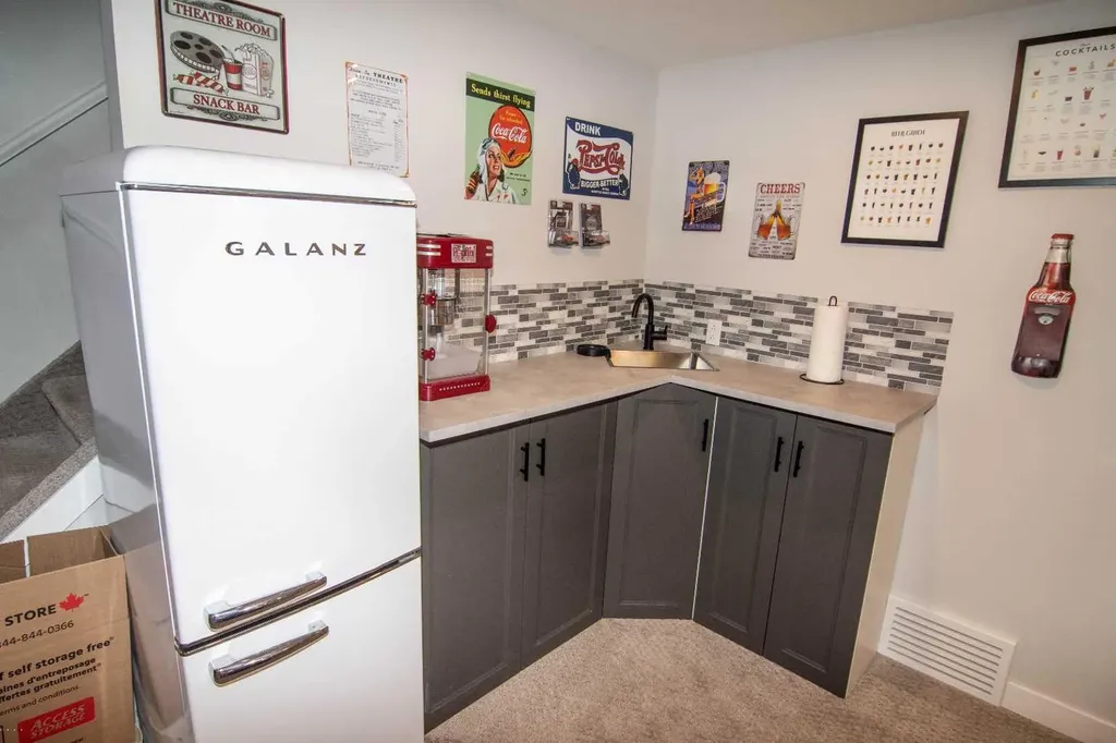 33233 Range Road 284 Rural Mountain View County AB T4H 1P2