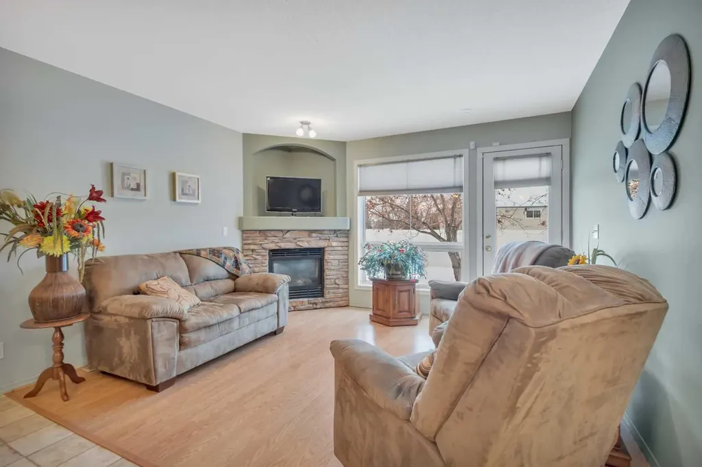 6 Jenkins Drive Red Deer AB T4P 3X1