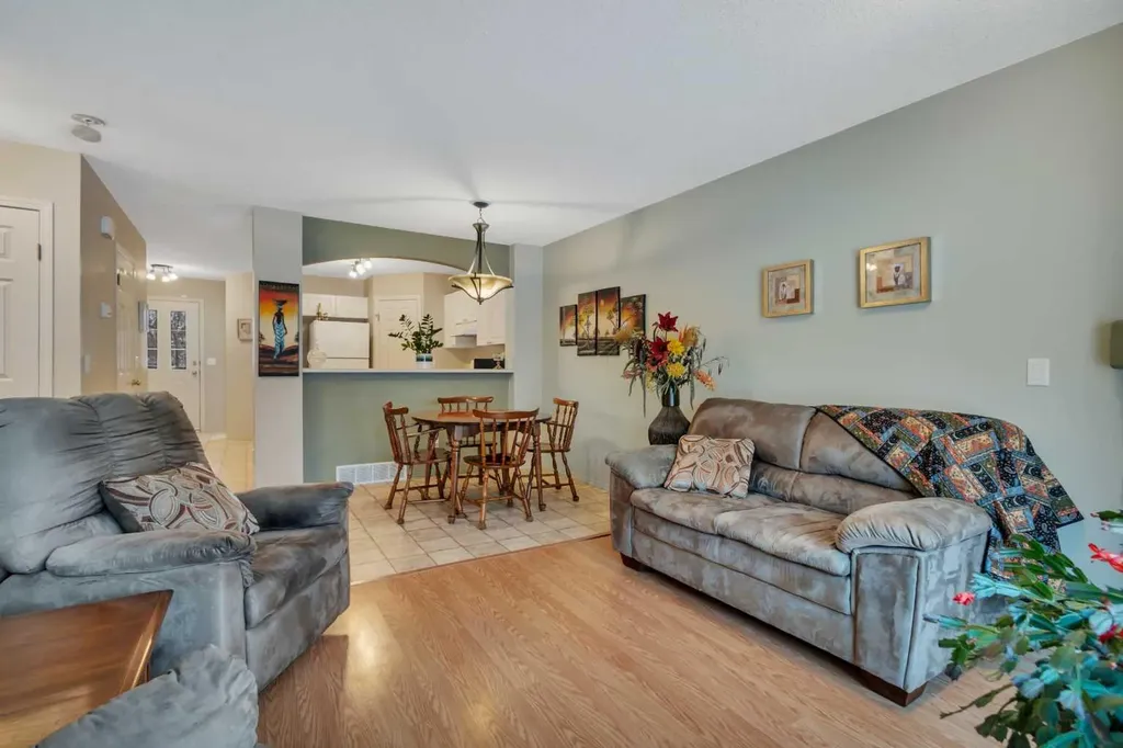 6 Jenkins Drive Red Deer AB T4P 3X1