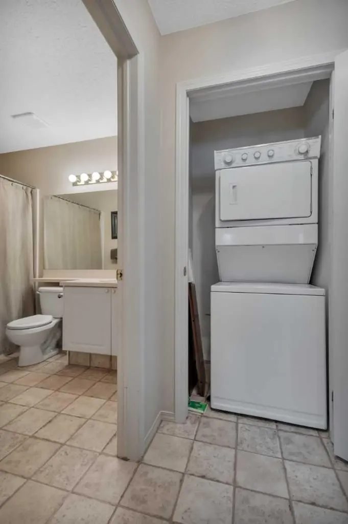 6 Jenkins Drive Red Deer AB T4P 3X1