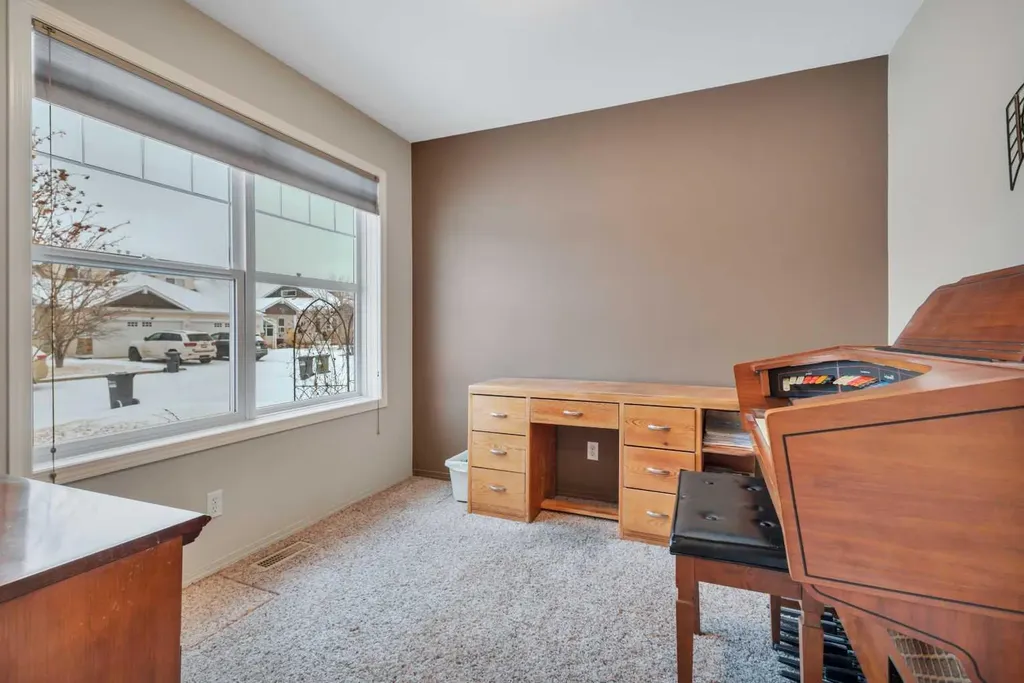 6 Jenkins Drive Red Deer AB T4P 3X1