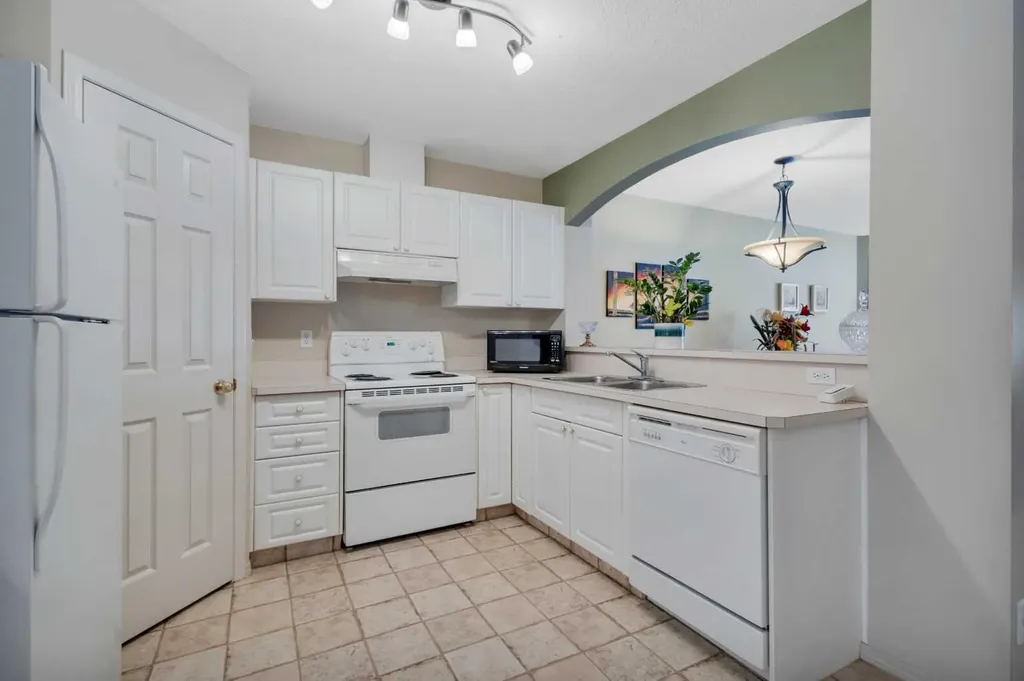 6 Jenkins Drive Red Deer AB T4P 3X1