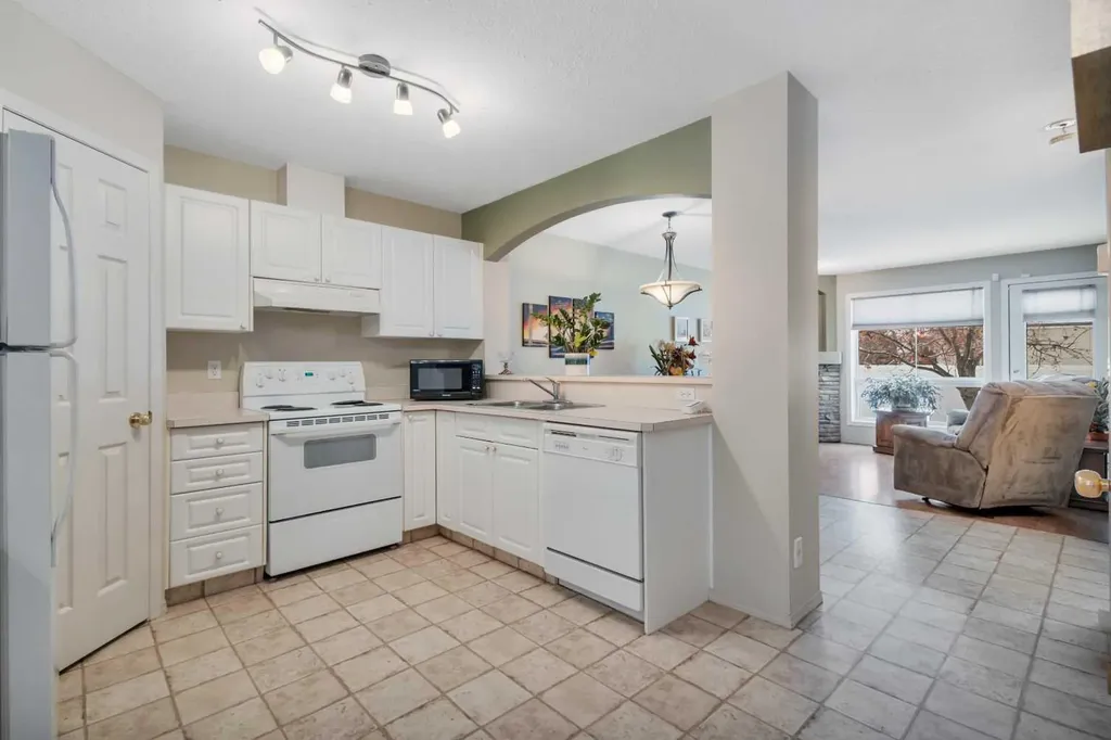 6 Jenkins Drive Red Deer AB T4P 3X1