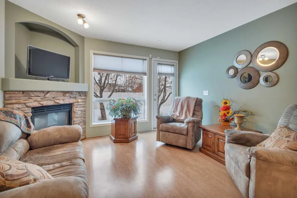 6 Jenkins Drive Red Deer AB T4P 3X1