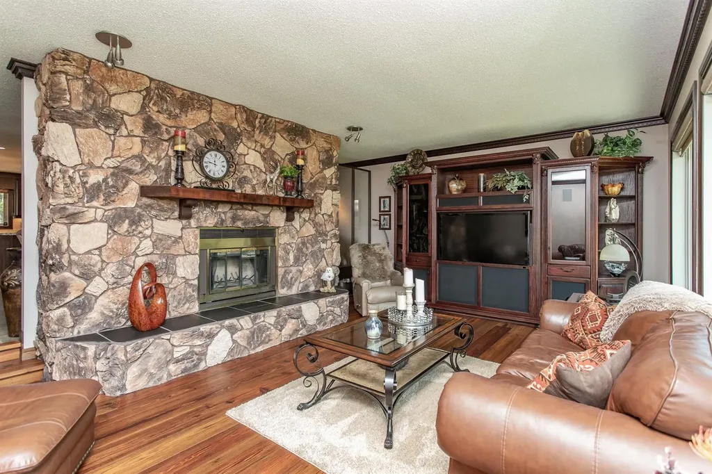 38212 Range Road 252 Rural Lacombe County AB T4L 2N2