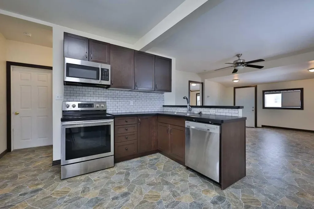 1817 1a Avenue N Lethbridge AB T1H 0A9