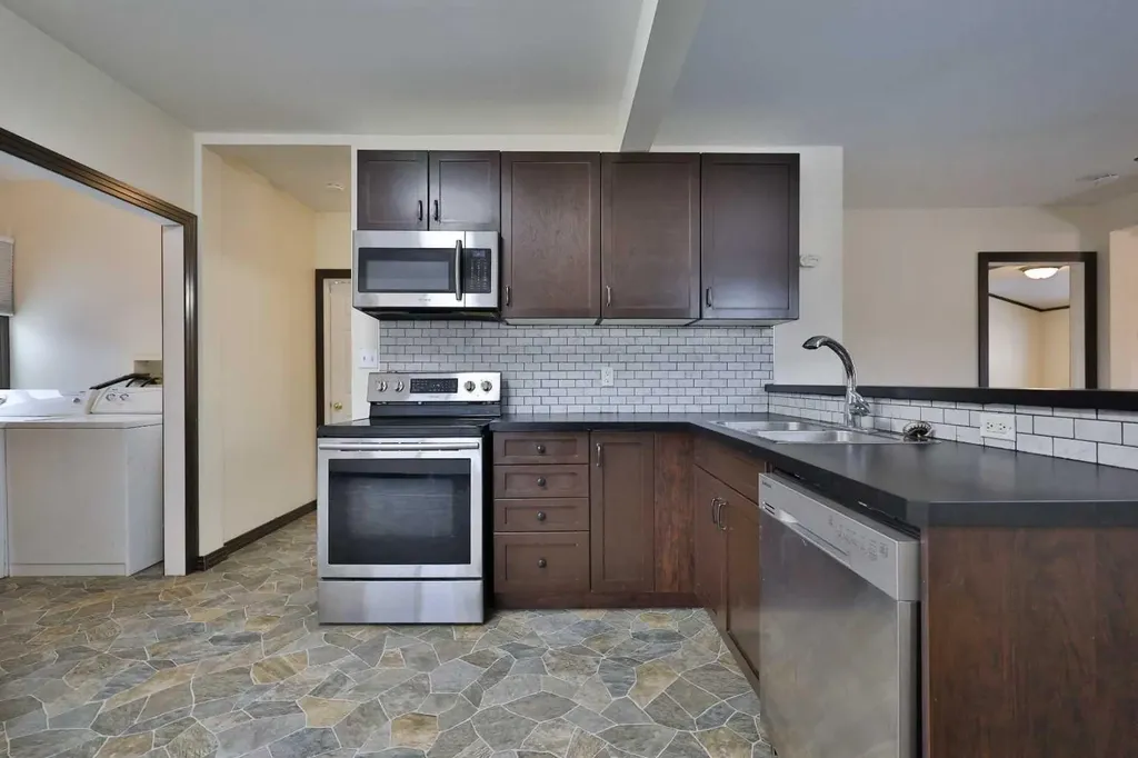 1817 1a Avenue N Lethbridge AB T1H 0A9